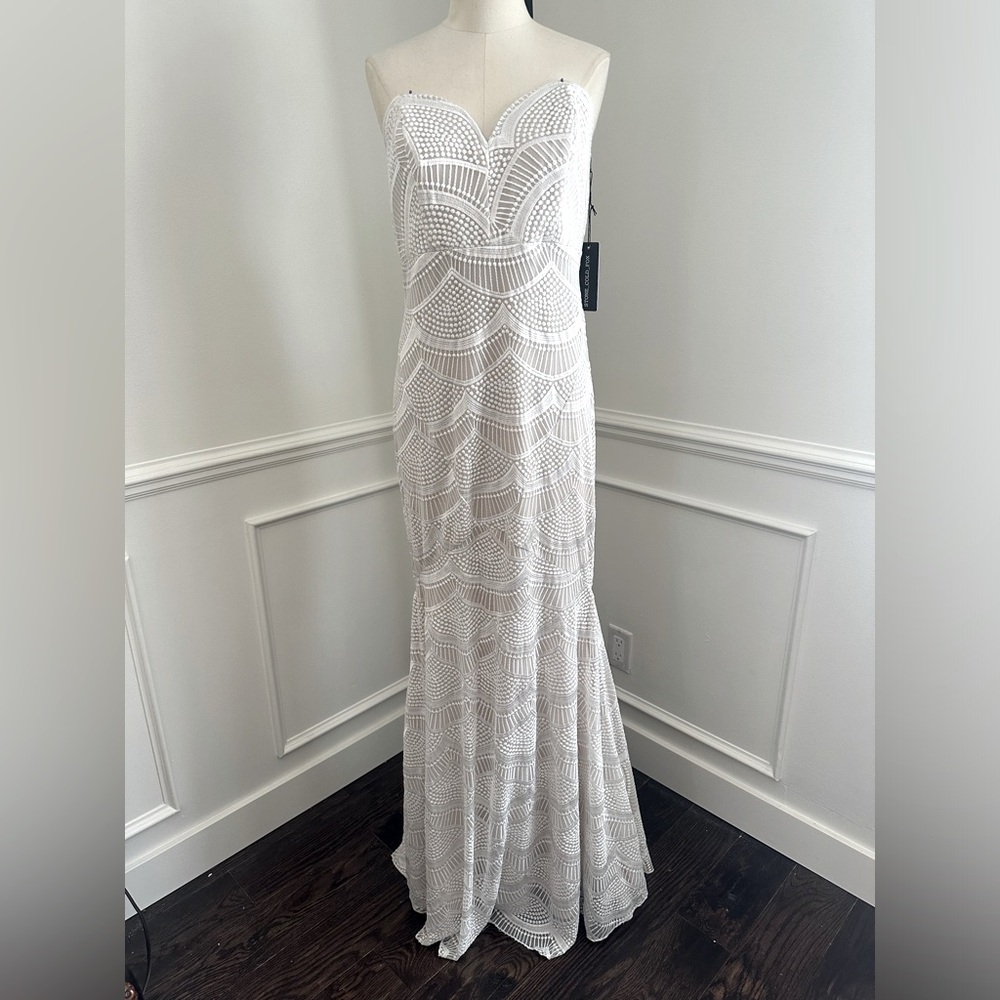 NWT Elegant White Lace mermaid gown